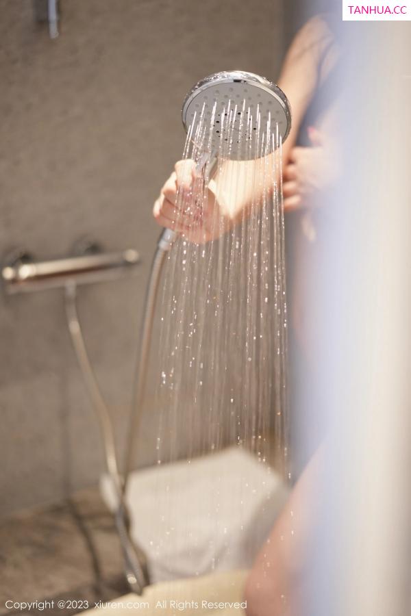   [XiuRen]高清写真图 2023.04.24 No.6625 心妍小公主 丰腴美臀第52张图片